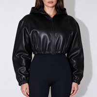 Blouson court noir en similicuir pour femme, style motard décontracté, avec capuche, ourlet élastique et fermeture éclair, modèle TKAN1019
