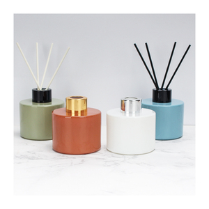 Bouteille <span class=keywords><strong>diffuseur</strong></span> à bâtonnets en verre de luxe vide de 50 ml et 100 ml avec bouchon doré pour huiles aromatiques – Vente en gros - Product Image 3