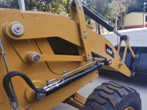 รถตัก CAT420F ผลิตภัณฑ์ยอดเยี่ยม เครื่องจักรกลการเกษตรประสิทธิภาพสูง รถตักล้อยางพร้อมหัวตักด้านหน้า - Product Image 5