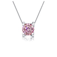 Vente en gros de collier Moissanite en argent sterling S925 à quatre griffes pour femmes pendentif chaîne clavicule de luxe accessoires de bijoux en argent