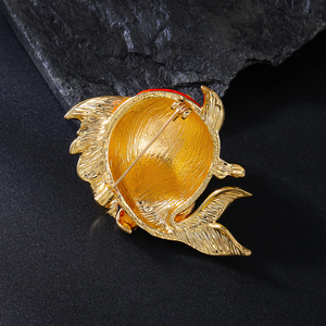 Broches de luxe pour femmes, broches de créateur personnalisées, en forme de <span class=keywords><strong>petit</strong></span> <span class=keywords><strong>poisson</strong></span> <span class=keywords><strong>rouge</strong></span>, en cristal de strass, plaquées or, de la marque Weiman - Product Image 5