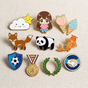 Pin Esmaltado de la Catedral de San Basilio de Moscú, Rusia, Broche, Insignia de Solapa, Joyería, Regalo para Graduación, Amantes de los Viajes, Coleccionistas - Product Image 3