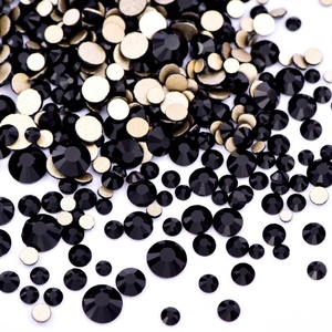 Oleeya Venta al por Mayor 100 Unidades Mixtas de Cristales de Vidrio Dorados con Reverso Plano y Cristales AB para Decoración de Uñas - Product Image 2