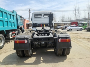 SHACMAN Delong Unidad de tractor 2x8 de alta calidad Nuevos camiones de combustible diésel blancos de alta potencia Fabricado por el proveedor para la venta - Product Image 4