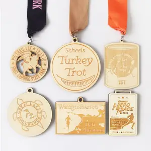 Üretici toptan ahşap bambu gravür baskı renk maraton koşu yarış bitirme madalyası özel ahşap madalya