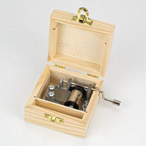 Boîte à musique en bois personnalisée avec logo, manivelle manuelle, chanson Karl Marx Nostalgia the Internationale - Product Image 3