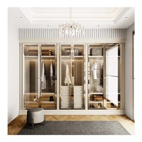 Hôtel de luxe moderne Armoire de rangement en bois massif de style italien avec design Armoire de plain-pied pour armoire de chambre à coucher