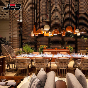 Set di Mobili da Esterno J2S per Ristoranti Commerciali <span class=keywords><strong>con</strong></span> <span class=keywords><strong>Tavoli</strong></span> in Legno Massello <span class=keywords><strong>e</strong></span> <span class=keywords><strong>Sedie</strong></span> Imbottite per Uso Commerciale - Product Image 4