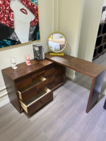 Solution de chambre moderne : Meuble en contreplaqué coquille et bois, 6 tiroirs + plateau transformable en coiffeuse/table basse, gain de place, sur mesure