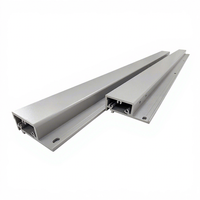 Profils en aluminium extrudé de la série industrielle 6000, en forme de L, à coins arrondis, découpés et soudés par CNC.