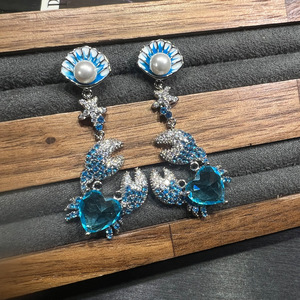 Lindos pendientes colgantes de cangrejo azul con cristal de corte en forma de corazón y diseño de concha de perla de imitación para mujer, joyería de fiesta - Product Image 4