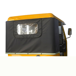 Triciclo Elettrico Giallo a Tre Ruote con Cabina Chiusa per Trasporto Passeggeri - Product Image 6