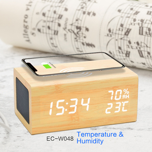 EMAF venta al por mayor diseño <span class=keywords><strong>de</strong></span> escritorio <span class=keywords><strong>de</strong></span> madera Led electrónico Digital BT altavoz temperatura humedad Despertador con cargador inalámbrico <span class=keywords><strong>de</strong></span> teléfono - Product Image 3