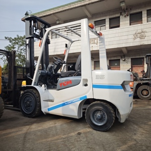 Original Japan Used TCM FD35 3.5 Ton Diesel <b>Forklift</b> with Hydraulic Side Shifter and Two Stage Mast - Product Image 6