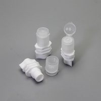RD-124 8,6 mm Matériau PP Anti-vol Emballage en sachet debout Bouchon à bec verseur en plastique à rabat pour lavage des mains