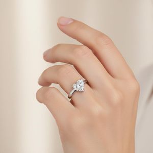 Anillo de compromiso solitario con diamante de laboratorio en forma de corazón de 1 quilate, hecho a medida, con oro blanco de 18 quilates para mujer, hecho en oro macizo. - Product Image 5