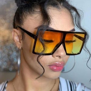 Gafas de Sol Cuadradas Extra Grandes de Color Caramelo de Lujo con Logotipo Personalizado, Gafas de Sol de Gran Tamaño con Protección UV400 y Parte Superior Plana para Mujer - Product Image 1