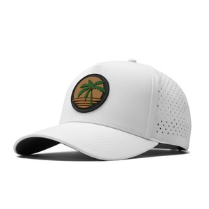 หมวกแก๊ปตาข่ายแบบกำหนดเอง OEM พร้อมโลโก้ 5 แผง ปีกโค้งเล็กน้อย แบบ Snapback ป้ายยางกันน้ำ หมวกกอล์ฟ - Product Image 1