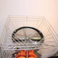 Grapefruit/sinaasappel/sapdispenser sapmaker automatisch schilrennende sinaasappelsapmachine sapdrankmachine