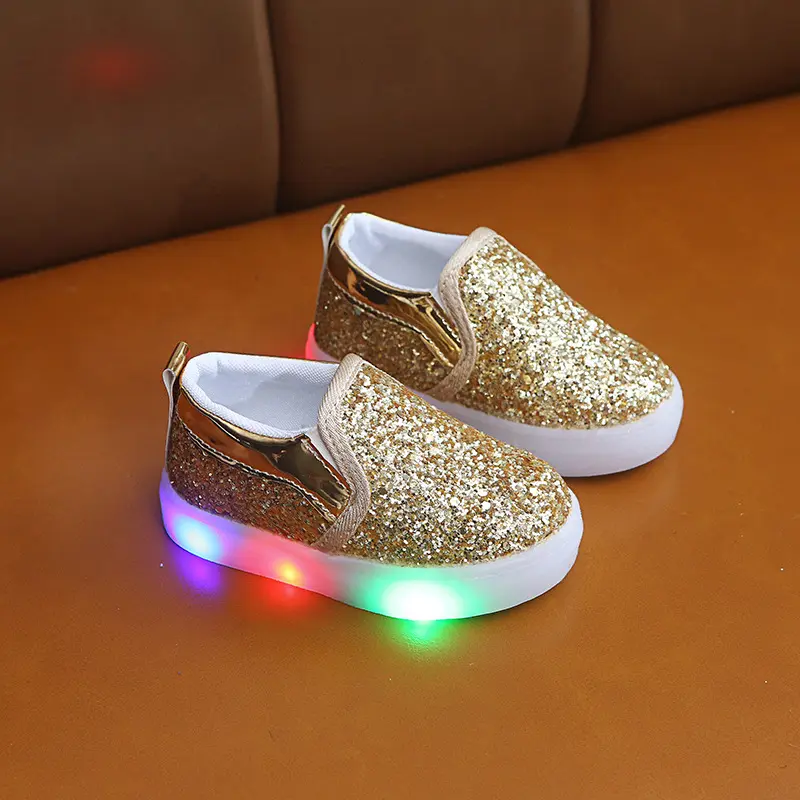 Diseño de moda Niños Zapatos ligeros Led Bling Shine Plat Bottom Sneakers para niños y niñas