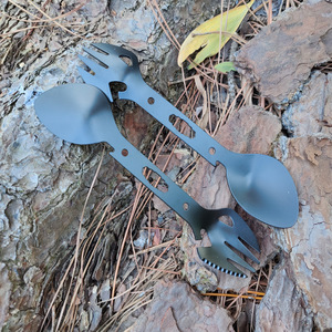 Cuillère-fourchette multifonctionnelle Xuan Rui pour l'extérieur, en acier inoxydable, portable, pour le camping, avec ouvre-bouteille, ouvre-boîte et clé - Product Image 4