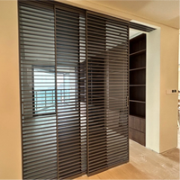 Portes coulissantes empilables en aluminium noir pour placard, portes coulissantes intérieures sans cadre en verre, portes coulissantes à cadre en bois avec miroir