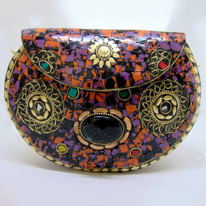 Pochette en métal colorée, sac à bandoulière perlé, fermeture à bouton, accessoire de soirée tendance pour femmes et jeunes filles, fait main - Product Image 1