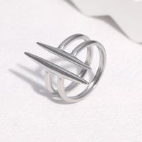 Bague ouverte double pointe en acier inoxydable plaqué or 18 carats, inaltérable, style punk, cadeau tendance pour femme, vente en gros