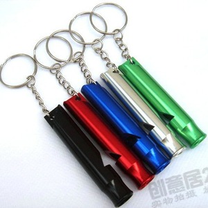 Sifflet de survie en plein air en alliage d'aluminium 6,2 cm x 1,2 cm, porte-clés multicolore durable pour le camping, l'aventure et l'entraînement - Product Image 3
