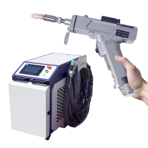 เครื่องเชื่อมไฟเบอร์เลเซอร์แบบมือถือ 4-in-1 3000W ระบายความร้อนด้วยน้ำ สำหรับงานเชื่อม ตัด ทำความสะอาด และกำจัดสนิม จากโรงงานโดยตรง - Product Image 1