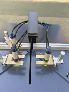<span class=keywords><strong>Machine</strong></span> de découpe d'aluminium 90 ° 45 ° | Scie à découper les profilés d'aluminium pour fenêtres et portes - Product Image 2