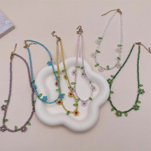 <span class=keywords><strong>Collana</strong></span> <span class=keywords><strong>di</strong></span> ametista con rosario con perline estive Creative nuova <span class=keywords><strong>collana</strong></span> <span class=keywords><strong>di</strong></span> perline <span class=keywords><strong>di</strong></span> cristallo color caramella fiore margherita - Product Image 3