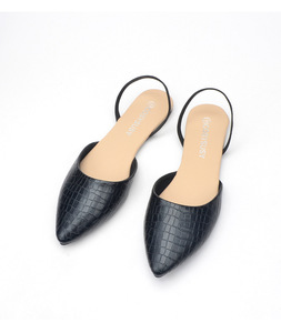 New <b>flat</b>-bottom sandals with stone texture, slip-resistant and closed <b>toe</b>, suitable for summer fashion and casual wear. - Product Image 1