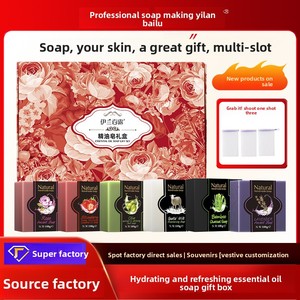 Jabón <span class=keywords><strong>de</strong></span> Baño Rejuvenecedor a Base <span class=keywords><strong>de</strong></span> Hierbas Hecho a Mano con Aroma a Rosas <span class=keywords><strong>de</strong></span> Flower Field Cottage para Mujeres, Todo Tipo <span class=keywords><strong>de</strong></span> Piel - Limpiador Facial, Desmaquillante Corporal - Product Image 3