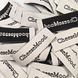 Etiquetas de Talla de Ropa con Logotipo de Marca Personalizada, Etiquetas Tejidas con Pliegue Central Estándar para Prendas de Vestir, Servicio de Diseño Gratuito - Product Image 6