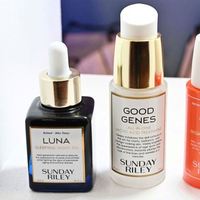 Autocollant d'étiquettes adhésives de produit d'emballage de bouteille cosmétique de vente directe d'usine