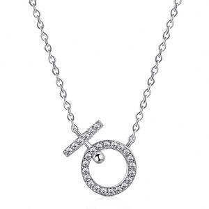 Collier pendentif personnalisé Dylam en argent sterling 925 rhodié plaqué or 18 carats avec symbole féminin et diamant en zircone 5A - Product Image 1