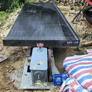 Mesa Vibratoria de Plástico Reforzado con Fibra de Vidrio 6S, Motor Lineal de 60 Grados, Equipo de Separación de Metales Pesados - Product Image 3