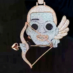 Collar con Colgante Personalizado de Flecha de Amor de Ángel Cupido con Incrustaciones de Moissanita, Estilo Hip Hop, Cadena Plateada, Unisex para Fiesta - Product Image 1