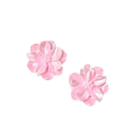 Les boucles d'oreilles camélia, du même style que celles portées par la actrice sud-coréenne Zhao Lusi, dégagent un luxe léger et unique.