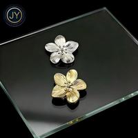 Boutons métalliques écologiques personnalisés par le fabricant, 17 mm, pour vêtements féminins, avec motifs coquillage, fleur, cœur, perle et logo plaqué.