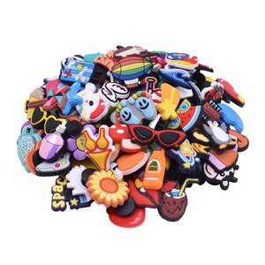 <span class=keywords><strong>Compra</strong></span> de abalorios de goma suave de PVC para zapatos, hebilla desmontable, decoración para zuecos, accesorios florales para zapatos, decoraciones de zapatos de playa de verano - Product Image 3