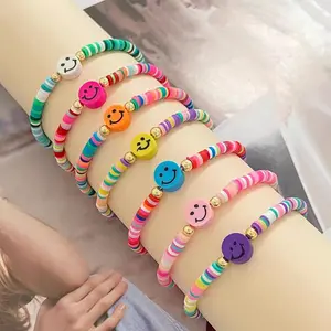 Novo Handmade 4MM Soft Clay Beads Rainbow Amizade Pulseira Meninas Smiley Face Beaded Pulseiras Jóias Para Crianças