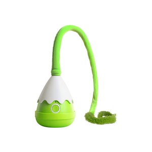Jouet rotatif automatique pour chat avec longue queue, imitant une queue de rongeur, jouet intelligent pour le divertissement des chats qui jouent seuls - Product Image 6