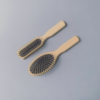 Brosse à cheveux écologique et personnalisable OEM avec épingles en bois extra longues Coussin rectangulaire Caractéristiques laser Utilisation en salon Perruque Démêlant
