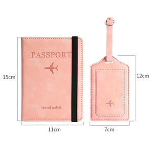 مجموعة هدايا سفر ترويجية للشركات، غطاء جواز سفر من جلد البولي يوريثين وحامل وبطاقة أمتعة باللون الوردي - Product Image 3