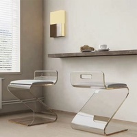 Chaise de salle à manger moderne en acrylique transparent avec dossier en cuir, design en forme de Z, écologique et durable pour la maison, le bar et les loisirs