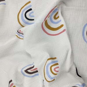 Nhà Máy Bán Buôn 100% Bông Hai Lớp Gạc Muslin Vải Cầu Vồng In Cho Bé Tã Áo Sơ Mi Bao Gồm Và Quần Áo Ngủ - Product Image 2