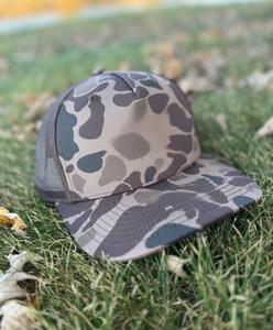 Venta al por mayor de 6 paneles de camuflaje gorra de caza de cuero personalizado parche Logo gorras de camionero de algodón marrón camuflaje pez gorras de camionero - Product Image 4