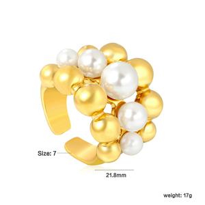 Bague Moderne Élégante en Acier Inoxydable avec Grappe de Perles, Plaqué Or 18K, Style Tendance, Bijou Étanche, Bagues Massives pour Mariage - Product Image 2